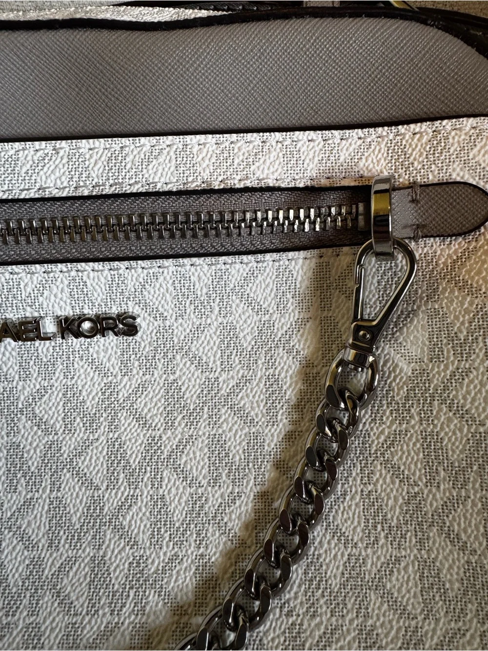 Michael Kors White and Silver MK Logo Chain Crossbody - Picture 3 of 4